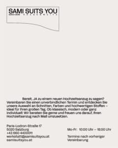 Ein Flyer für Samisuitsyou.at, ein Anbieter von maßgeschneiderten Hochzeitsanzügen. Er enthält eine Nachricht auf Deutsch über personalisierte Anzuganproben für Hochzeiten, Kontaktdaten in Salzburg, Österreich und Öffnungszeiten.